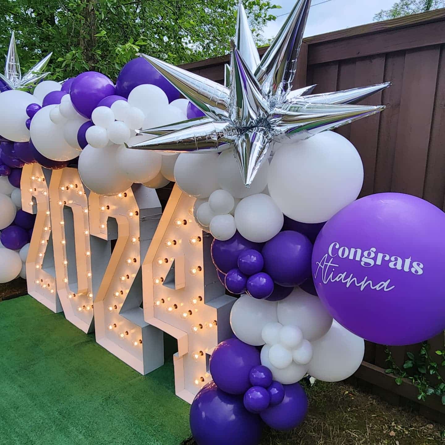 Balloons and alphalit Bentonville, fayetteville, Balloon garlands, balloon art, Graduation balloons.